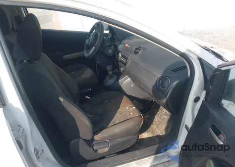 2011 Mazda Mazda2 Touring z USA, uszkodzony, nr VIN JM1DE1HZ8B0103357